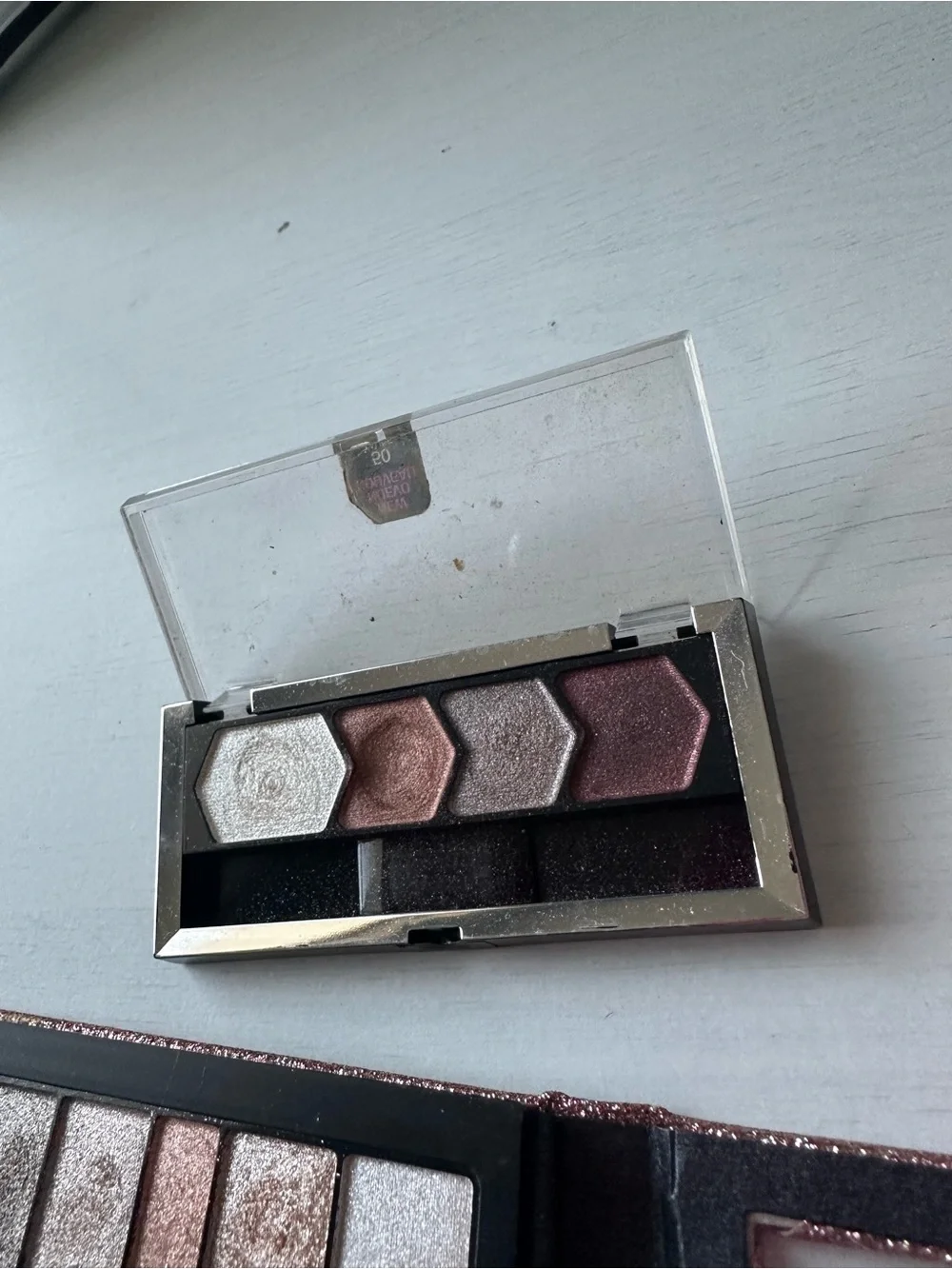 LIGHTLY SWATCHED - SET OF 3 EYESHADOWS